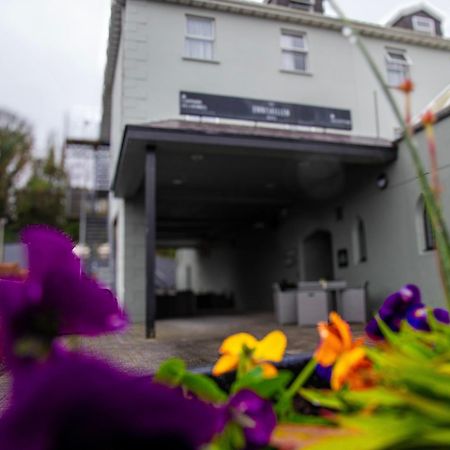The Enniskillen Hotel And Motel 外观 照片