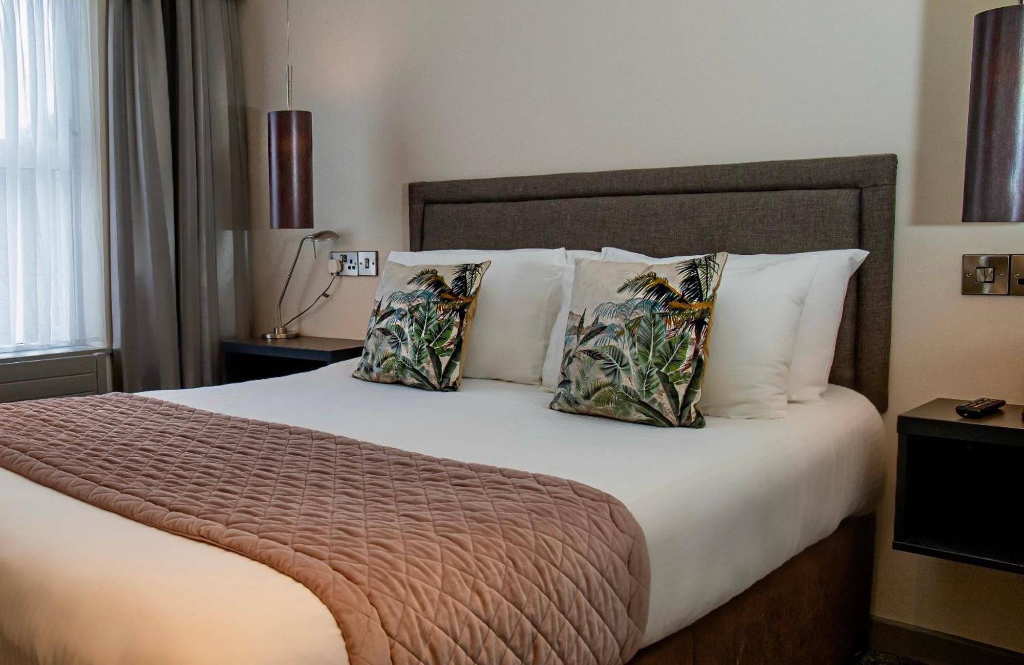 The Enniskillen Hotel And Motel 外观 照片