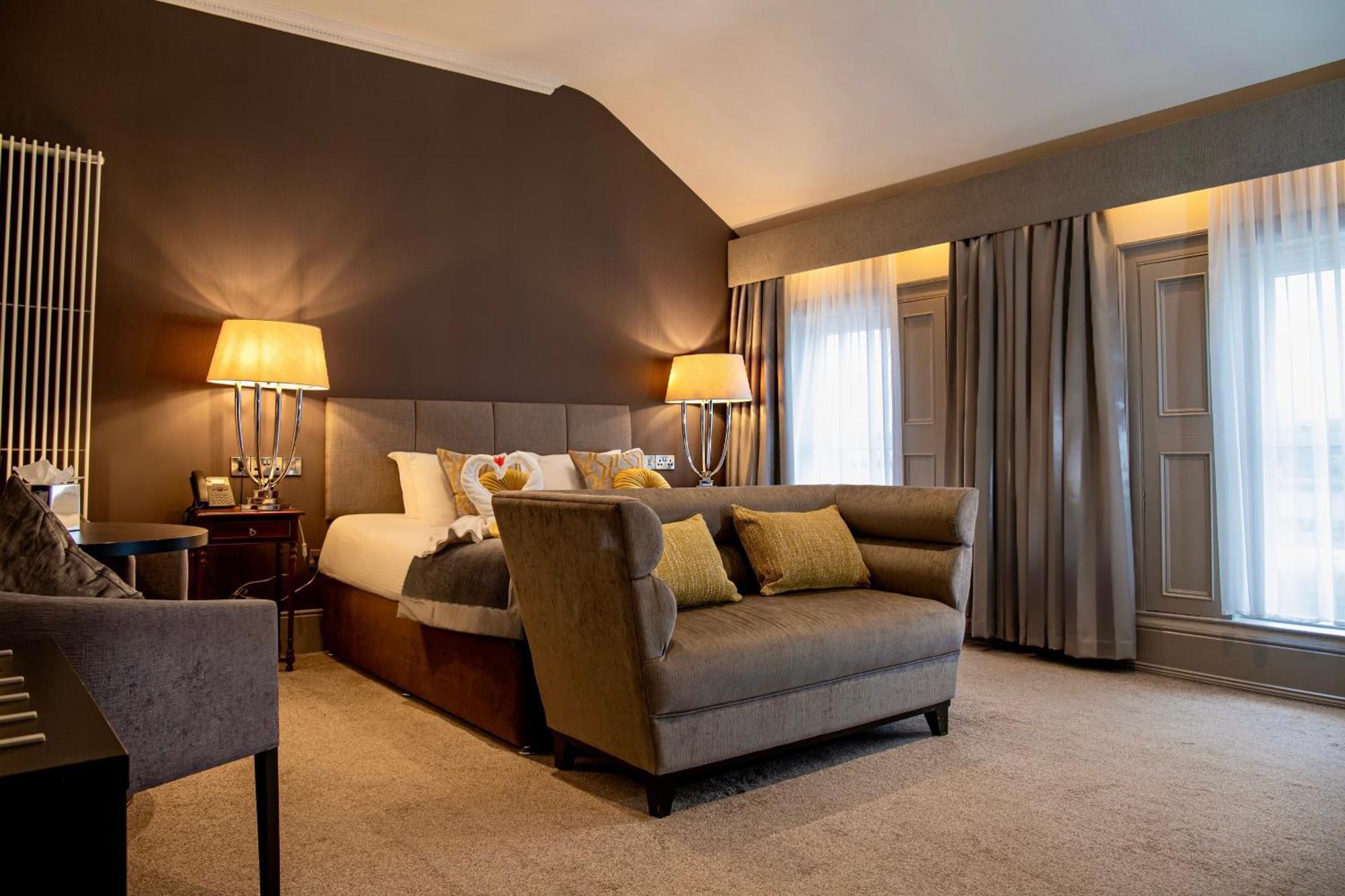 The Enniskillen Hotel And Motel 外观 照片